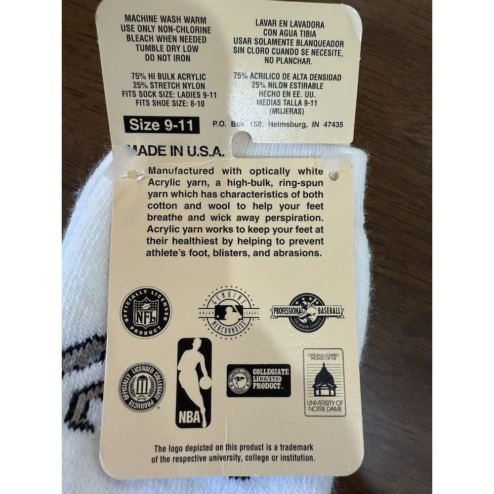 NWT For Bare Feet Originals Wolf Print Socks White 9-11 USA Made Novelty Outdoor